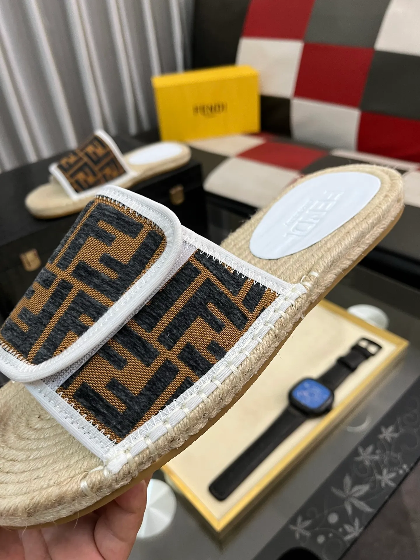 Men's shoes💰320⌚️⌚️[FENDI~Fendi slippers] High-end men's shoes brand official website 1:1 latest masterpiece: original mold customization, fabrics made of imported original materials, upgraded outsole, lighter, top quality in the market, simple and tasteful, a must-have for fashionistas, fashion is at your feet, full of confidence, the same style at the counter👍The season of summer slippers is here. Yardage: 38-44. Can be customized45.46.47